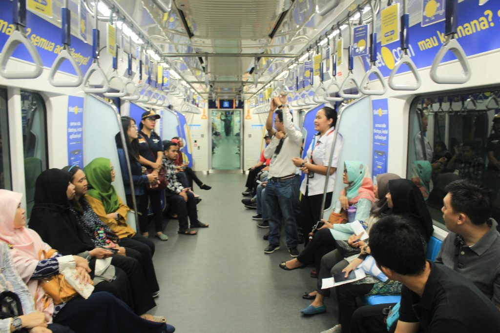 Dki Jakarta Showcases Public Transport Climate Village To Other Idn Cities And Regencies Urban Leds